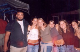Mazzu, Ely, Kum, Gaia, Stefy e Chiara al baretto rosso